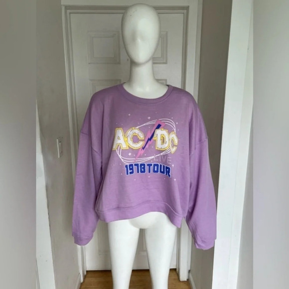 NWT AC/DC Brand Graphic Crew Neck Long Sleeve NWT Lavender Sweatshirt Size L - Picture 1 of 8